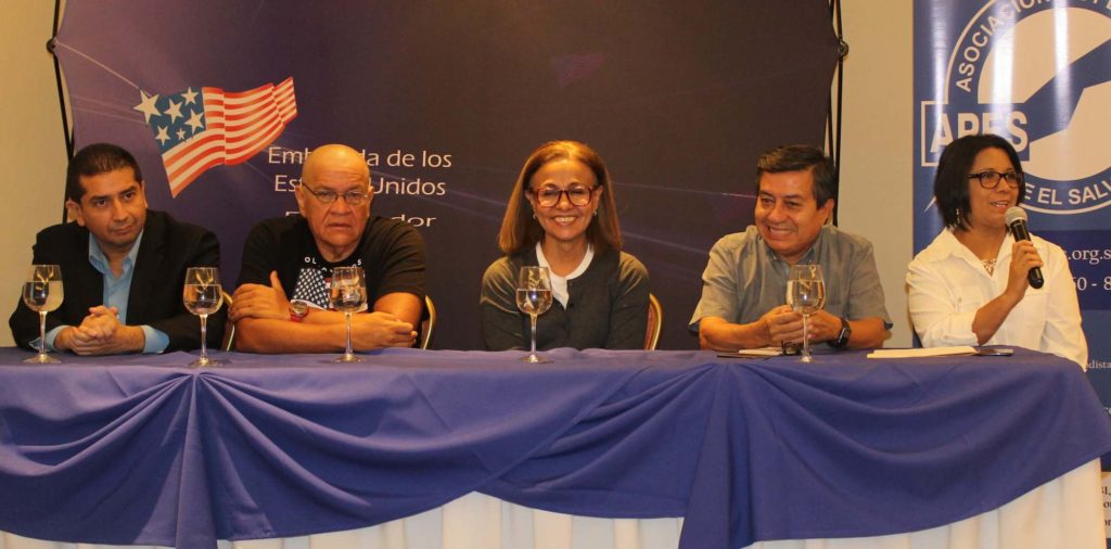 APES y embajada de Estados Unidos llevan a cabo conversartorio de periodismo  investigativo | Asociación de Periodistas de El Salvador